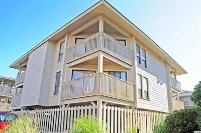 Tilghman Lakes H1 3 Bedroom Condo by RedAwning