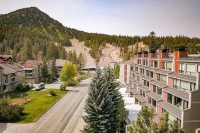 Spacious 2 Bedroom Condo Just Steps To Mammoth Mountain (Unit 108 at 1849 Condos) by RedAwning