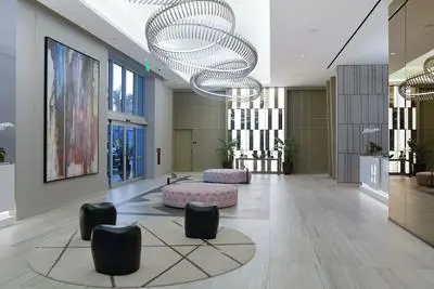 40th-Floor Gem Top Views & Amenities