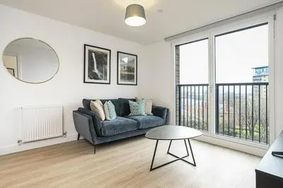 Modern Flat Near City Centre
