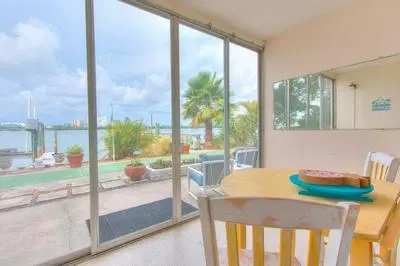 Bay Watch #3 - Weekly Beach Rental 1 Bedroom Apts by RedAwning