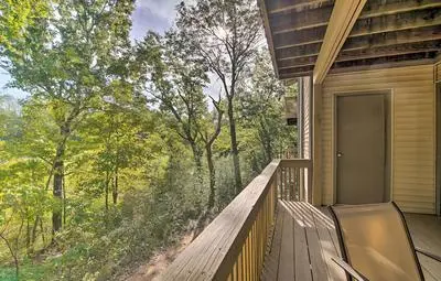 Cozy Branson Condo Near Lakes & Theatre District