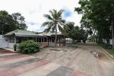 OYO 347 Hotel Empryean
