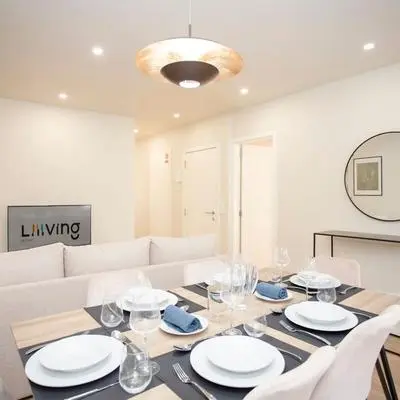Liiiving in Porto - Uptown Pearl Apartment