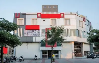 OYO 10219 Hotel Ten Eleven
