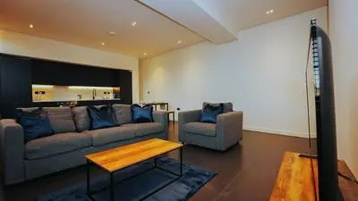 The Nichols Building Spacious 3-bedroom Apartment