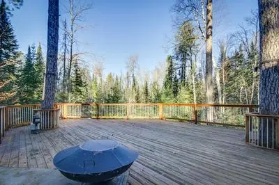 Peaceful Hibbing Getaway: Heated Floors, Fire Pit!