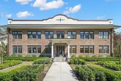 The Adaline 3 Hyde Park Apt Steps to Bayshore