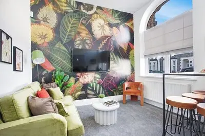 Stadium View Family & Group 3-bed Retreat