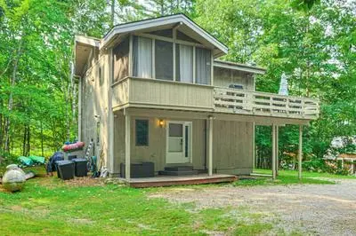 Peaceful Highland Lake Home w/ Kayaks, Dock Access