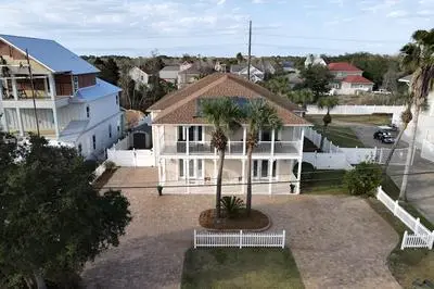 Seacrest by Avantstay 8 BDR Home in Destin w/ Pool!