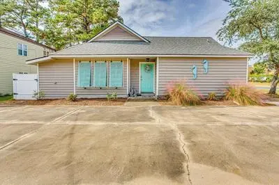 Cozy North Myrtle Beach Home: 3 Blocks to Ocean!