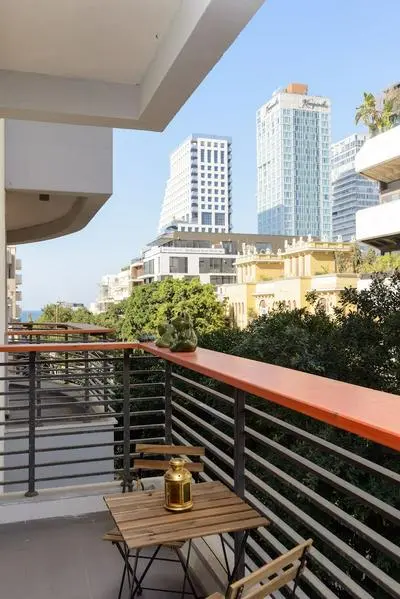 New & Bright 2BR with Balcony near Beach