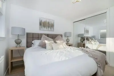 Comfy 3 Bed House - Free Parking