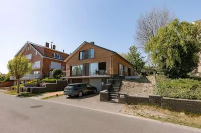 Huswell - Villa Near Beach With Double Parking