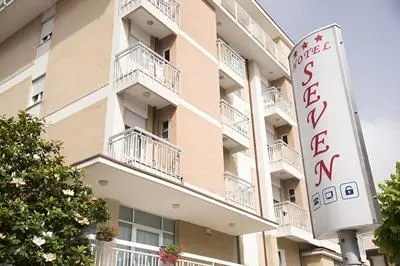 Hotel Seven