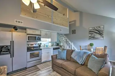 Branson Condo - Balcony, Walk to Fall Creek Marina
