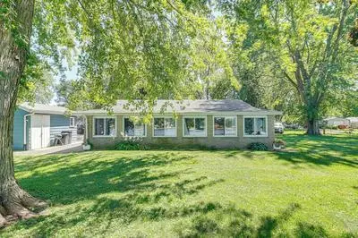 Riverfront Dixon, Illinois, Vacation Rental!