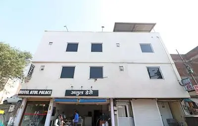 OYO 24723 Hotel Atul Palace